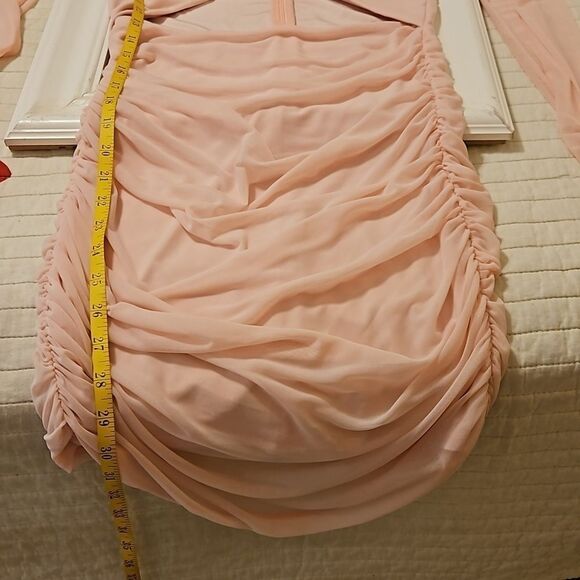 NWT Lovers + Friends pink ruched cut out dress size Small - Picture 15 of 15